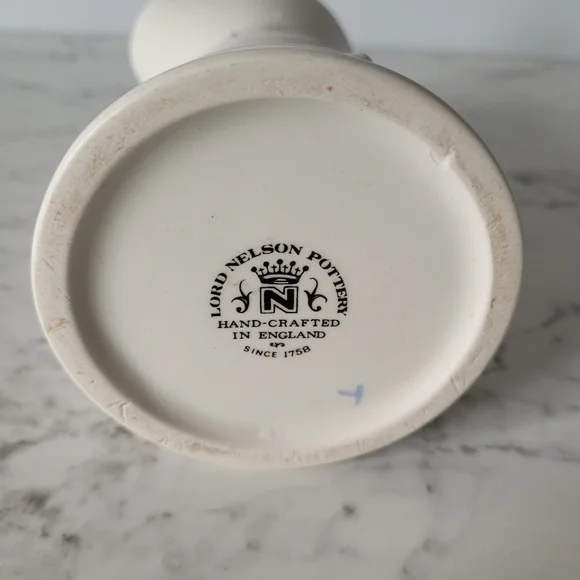 Pitcher Handcrafted in England - Picture 6 of 10